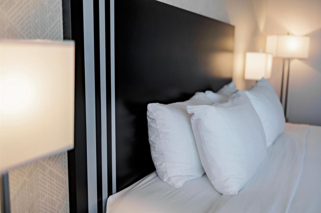 Park Inn By Radisson Edmonton Airport Leduc Exterior foto